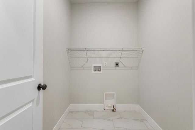 2009 Roseland Drive, Mahomet, IL 61853