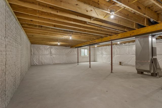 2009 Roseland Drive, Mahomet, IL 61853