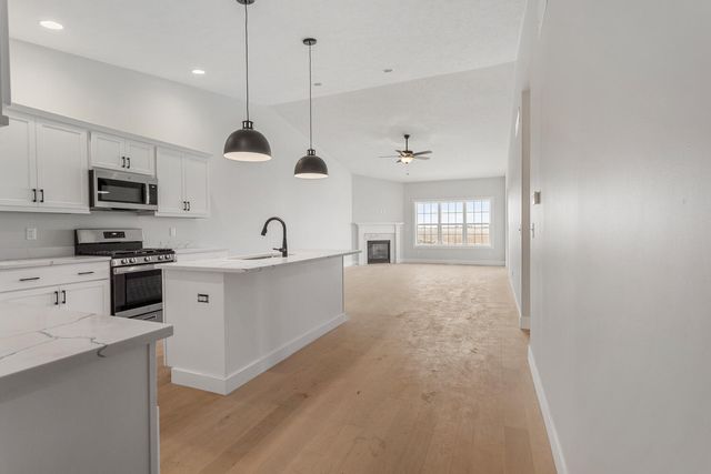 2009 Roseland Drive, Mahomet, IL 61853