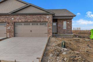 2009 Roseland Drive, Mahomet, IL 61853