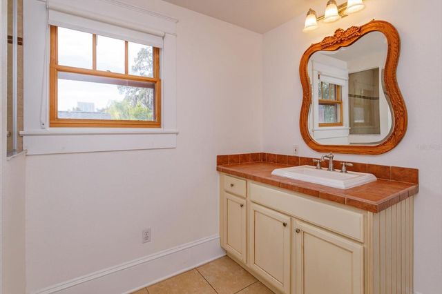 817 LIVINGSTON STREET, Orlando, FL 32803