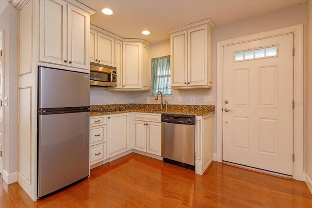 817 LIVINGSTON STREET, Orlando, FL 32803