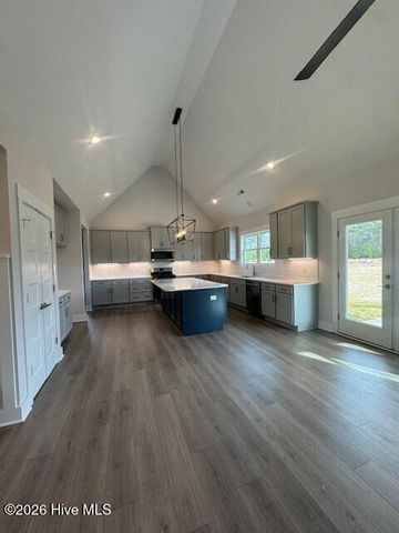 150 Cripple Creek Drive, Peletier, NC 28584