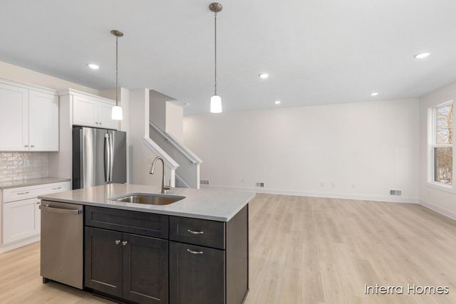 4846 Hidden River Avenue 55, Wyoming, MI 49418