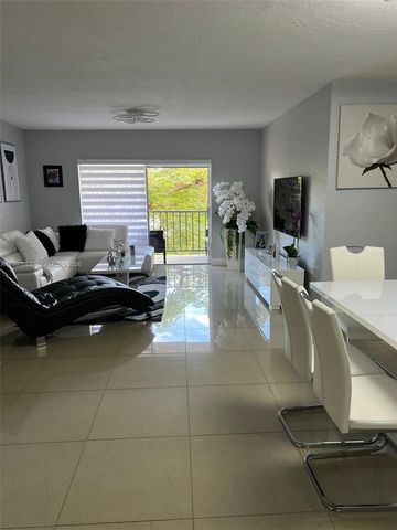 13715 Kendale Lakes Cir A-304, Miami, FL 33183