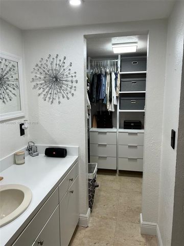 13715 Kendale Lakes Cir A-304, Miami, FL 33183