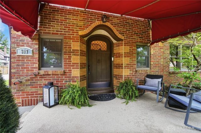317 E Dixon Avenue, Oakwood, OH 45419