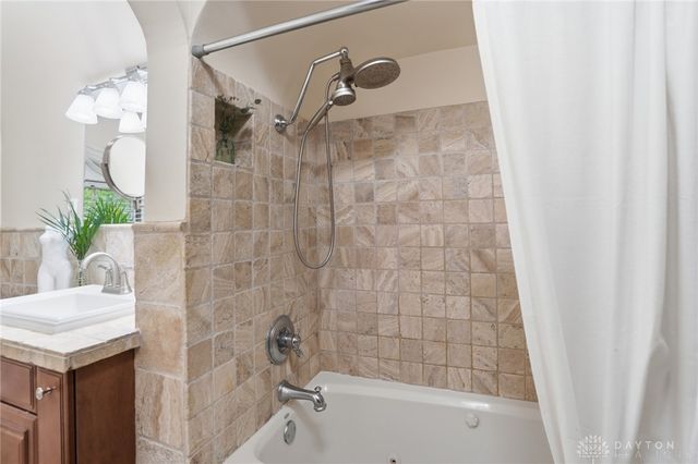 317 E Dixon Avenue, Oakwood, OH 45419
