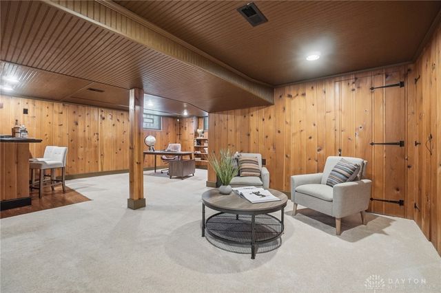 317 E Dixon Avenue, Oakwood, OH 45419