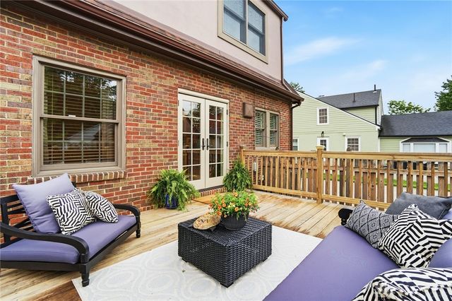 317 E Dixon Avenue, Oakwood, OH 45419