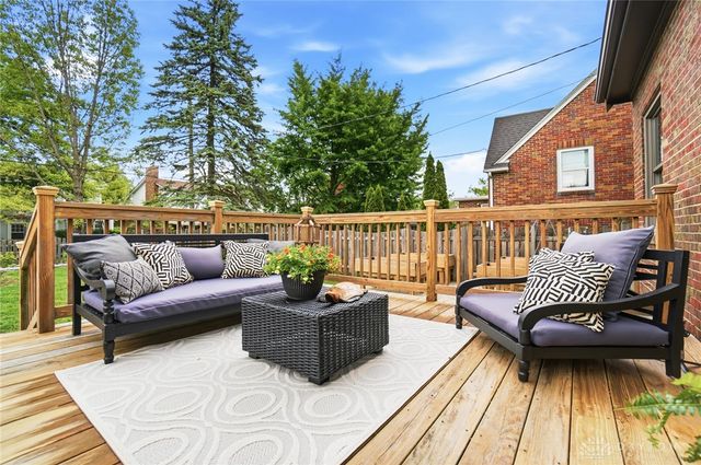 317 E Dixon Avenue, Oakwood, OH 45419