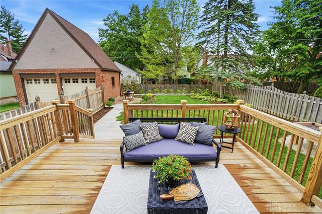 317 E Dixon Avenue, Oakwood, OH 45419