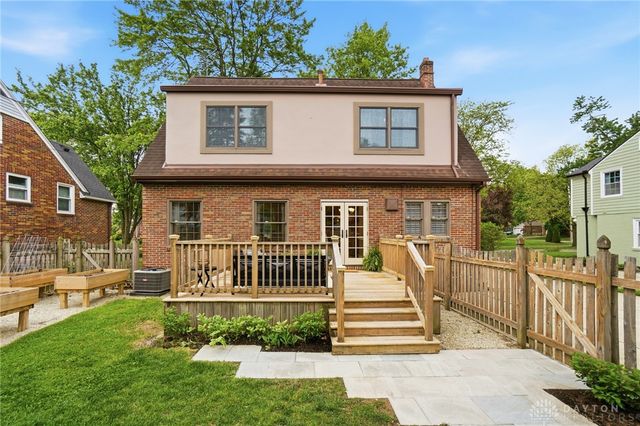 317 E Dixon Avenue, Oakwood, OH 45419