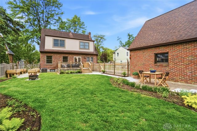 317 E Dixon Avenue, Oakwood, OH 45419
