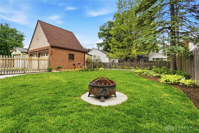 317 E Dixon Avenue, Oakwood, OH 45419