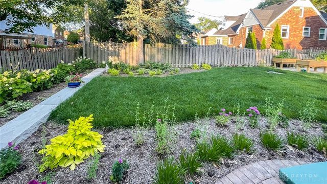 317 E Dixon Avenue, Oakwood, OH 45419