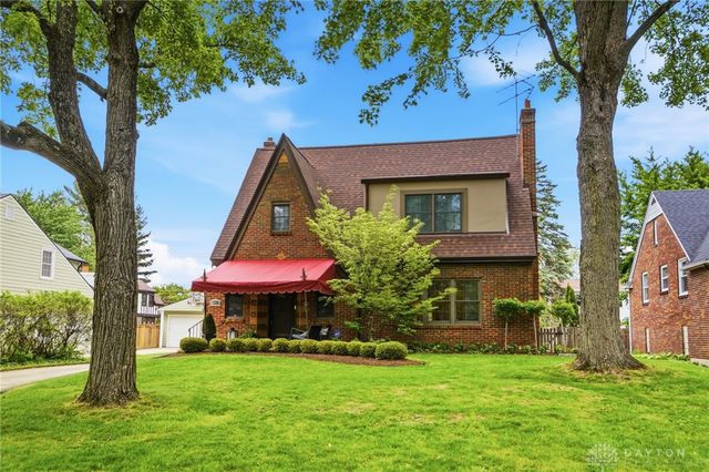 317 E Dixon Avenue, Oakwood, OH 45419