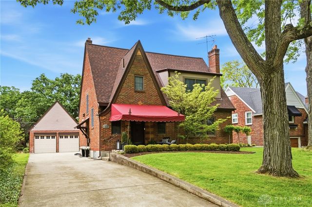317 E Dixon Avenue, Oakwood, OH 45419