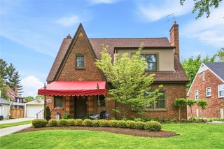 317 E Dixon Avenue, Oakwood, OH 45419