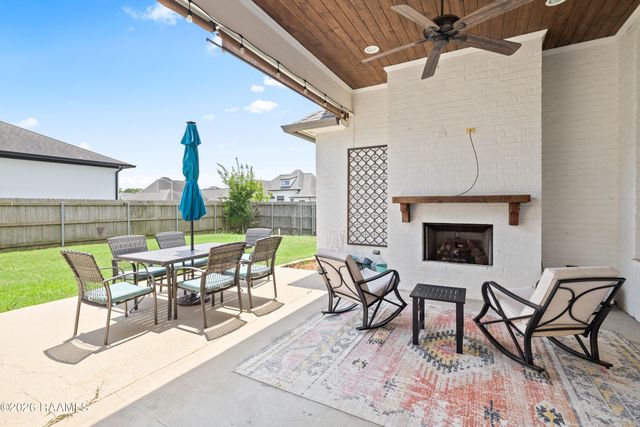 100 Olivewood Drive, Lafayette, LA 70508