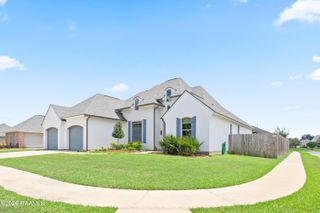 100 Olivewood Drive, Lafayette, LA 70508