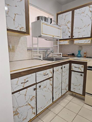 2800 W Sunrise Lakes Drive W 312, Sunrise, FL 33322