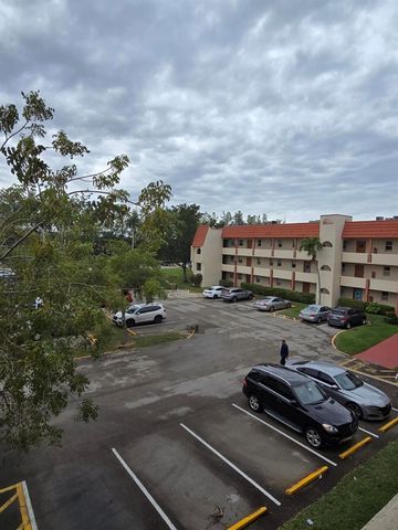 2800 W Sunrise Lakes Drive W 312, Sunrise, FL 33322