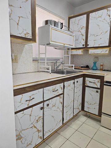 2800 W Sunrise Lakes Drive W 312, Sunrise, FL 33322
