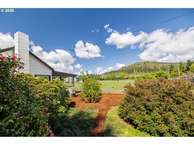 85528 DILLEY Ln, Eugene, OR 97405