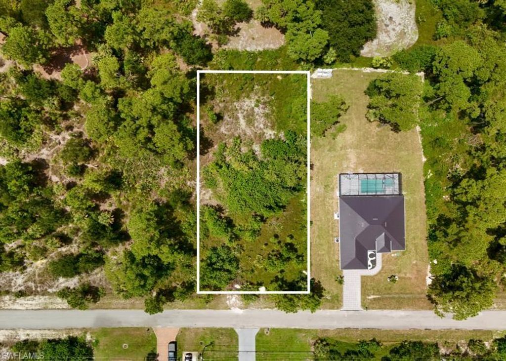 811 Edison AVE, LEHIGH ACRES, FL 33972 — exterior