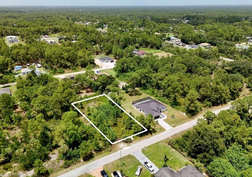 811 Edison AVE, LEHIGH ACRES, FL 33972 — photo 2