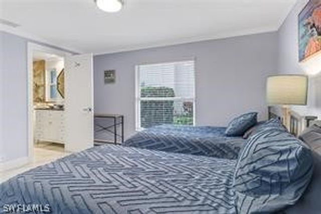 455 Bayside AVE, Naples, FL 34108