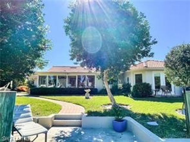 455 Bayside AVE, Naples, FL 34108