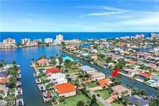 455 Bayside AVE, Naples, FL 34108