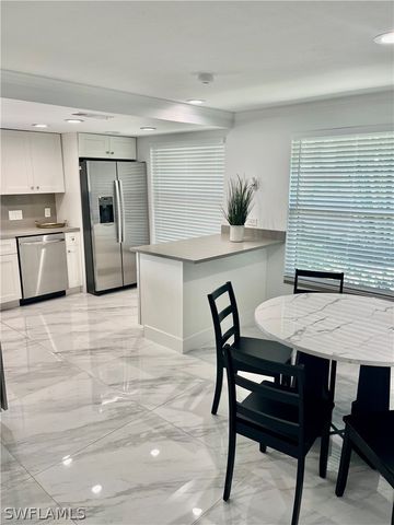 455 Bayside AVE, Naples, FL 34108