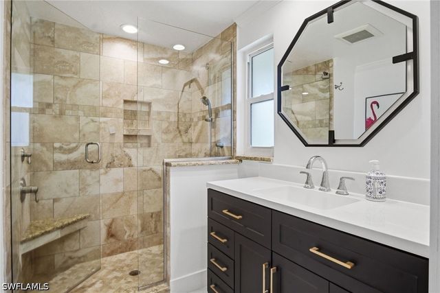 455 Bayside AVE, Naples, FL 34108