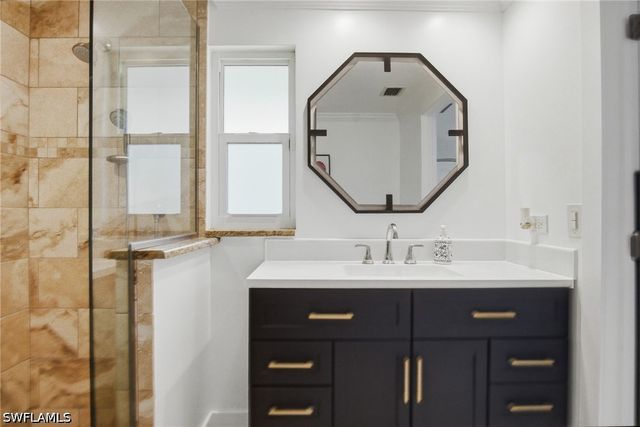 455 Bayside AVE, Naples, FL 34108