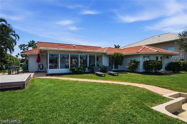 455 Bayside AVE, Naples, FL 34108