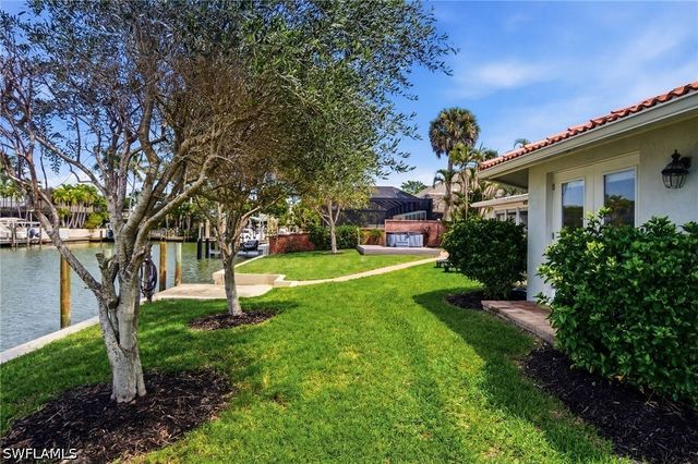 455 Bayside AVE, Naples, FL 34108