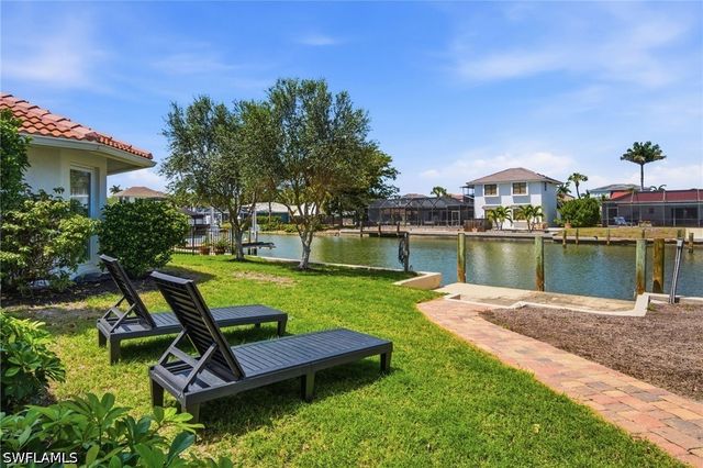 455 Bayside AVE, Naples, FL 34108