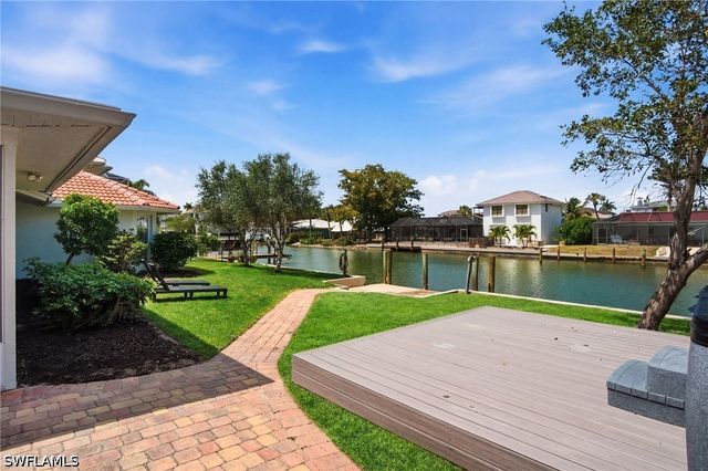 455 Bayside AVE, Naples, FL 34108