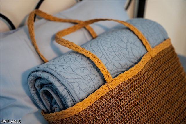 455 Bayside AVE, Naples, FL 34108