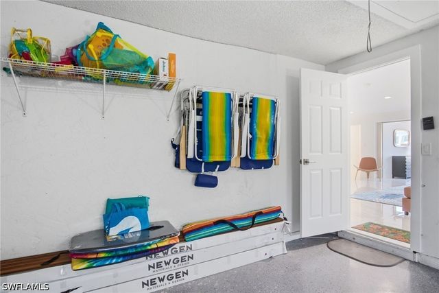 455 Bayside AVE, Naples, FL 34108