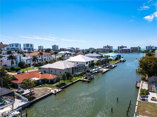 455 Bayside AVE, Naples, FL 34108