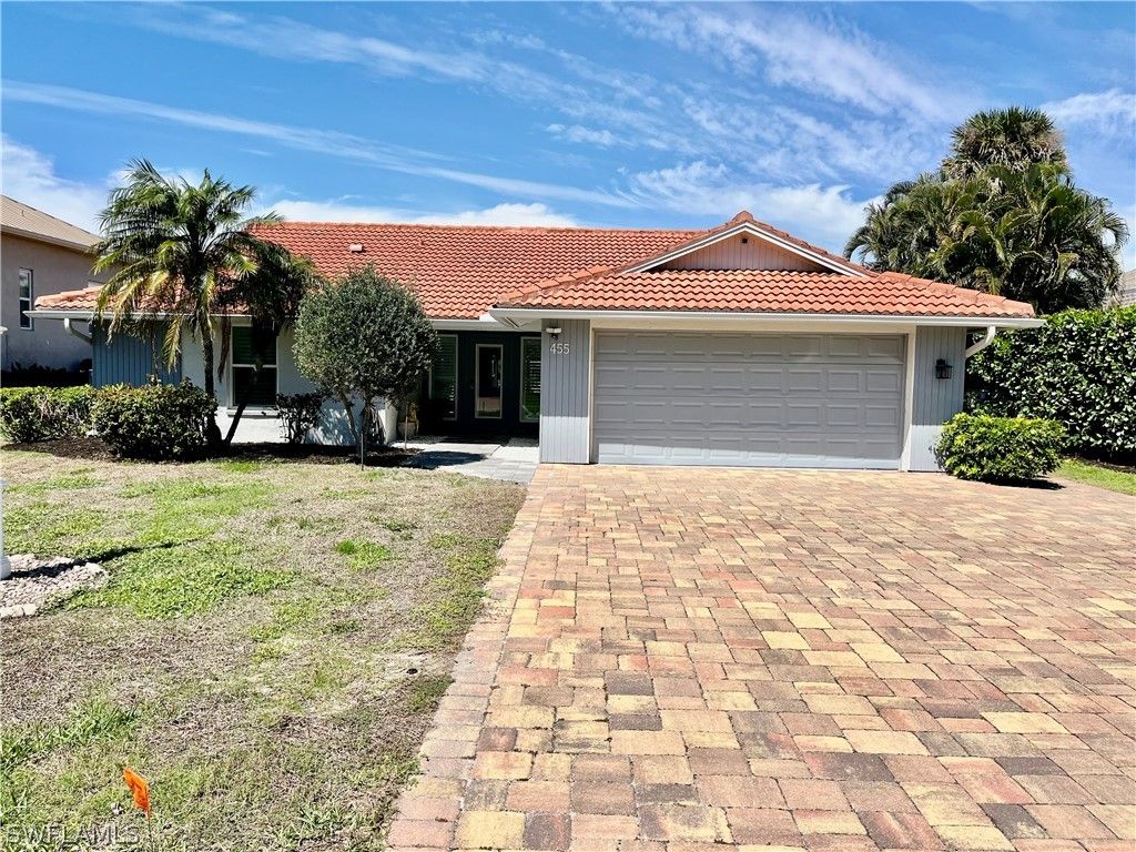 455 Bayside AVE, Naples, FL 34108