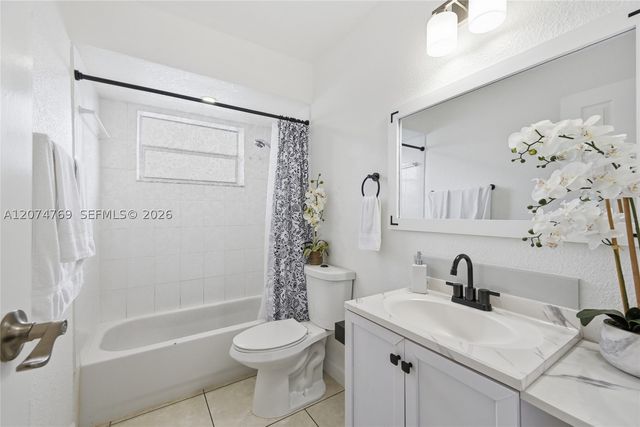 8641 NW 25th Ct, Sunrise, FL 33322