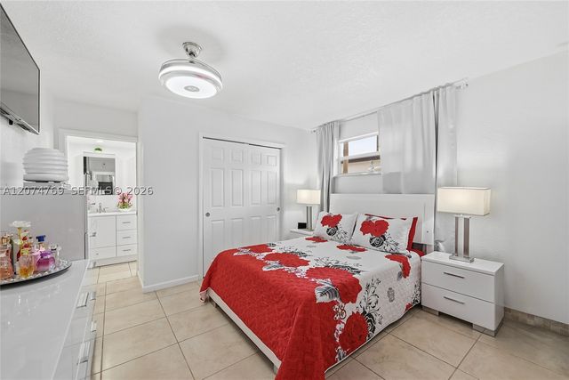 8641 NW 25th Ct, Sunrise, FL 33322
