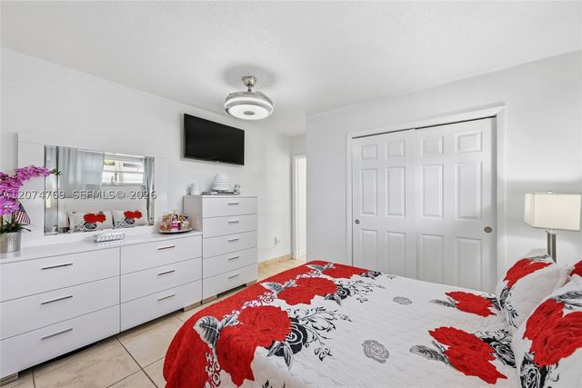 8641 NW 25th Ct, Sunrise, FL 33322