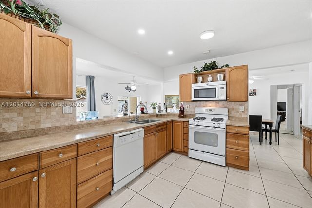 8641 NW 25th Ct, Sunrise, FL 33322