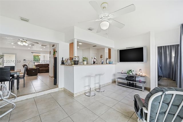 8641 NW 25th Ct, Sunrise, FL 33322